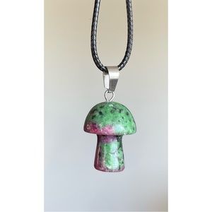 NWT 🍄 Ruby Zoisite Crystal Mushroom Necklace